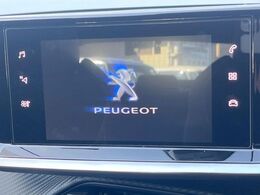 ●プジョー純正ナビ:一体感のあるナビは、高級感ある車内を演出してくれます。オーディオ機能も充実しておりますので、運転もより楽しめます♪