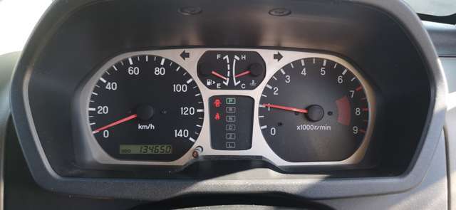 こちらの車両は内外装も綺麗で禁煙車です。