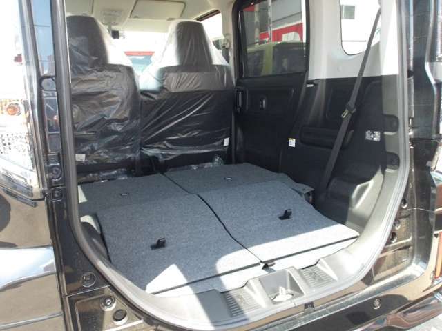 自動車の販売はもちろん、各種自動車保険の取り扱いをいたしております。当社で自動車保険に加入頂ければ、レッカーサービス、面倒な事故対応や修理等も窓口一つでサポートいたします。