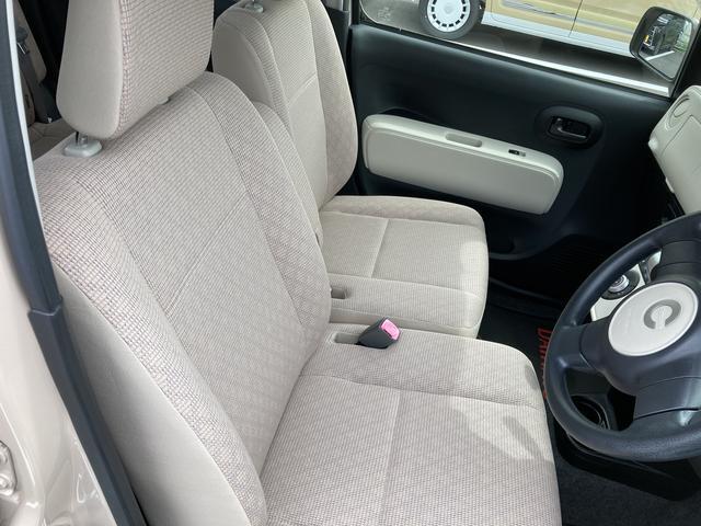 静岡ダイハツでは、約300台の豊富な在庫から、お客様にピッタリの中古車をお選びいただけます。