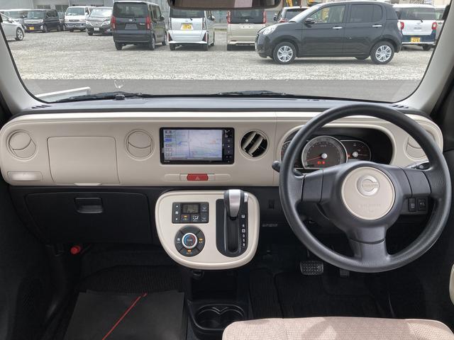 広々とした駐車場をご用意しておりますので、運転が苦手な方でもご安心ください。また、大型の屋根がございますので、雨に濡れることなくご移動できます。
