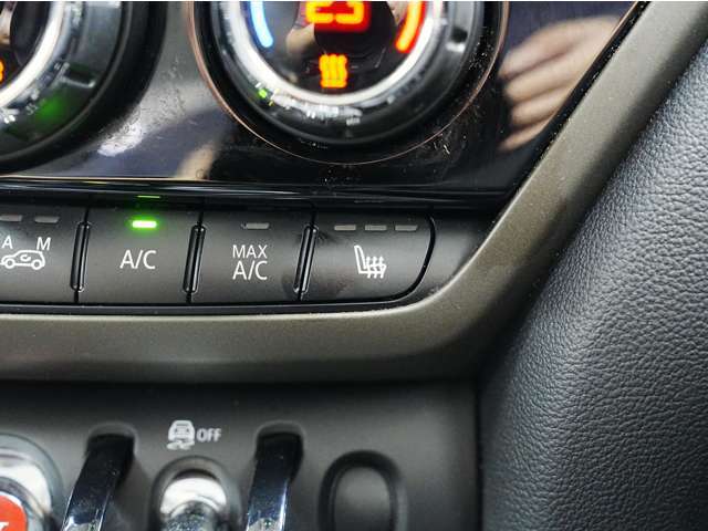 「キズやエンジンの状態は?」「イヤな臭いはしない?」「修理歴や水没車じゃないか気になる！」どんな小さな不安でもお答えします。お気軽にお問い合わせください！