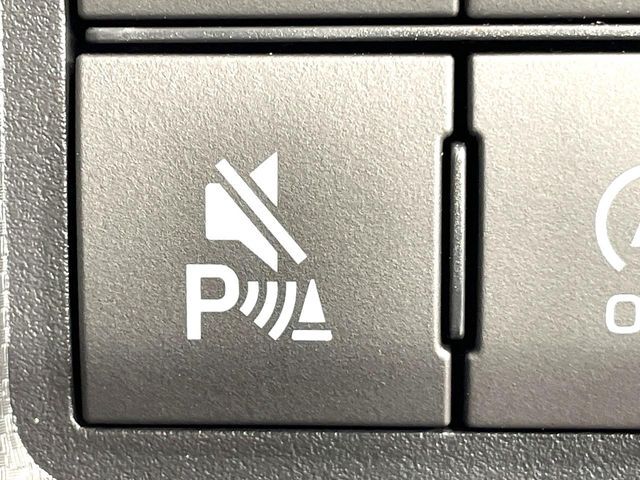 【コーナーセンサー】バンパーに付いたセンサーが障害物を検知！一定の距離に近づくとアラートで教えてくれます♪狭い駐車スペースや車庫入れ時も安心ですね☆