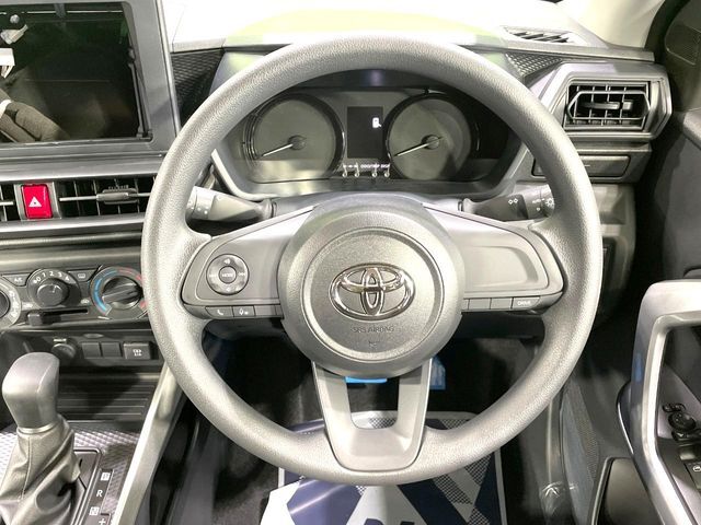 【フロアCVT】無段階変速機能でスムーズな走行をお楽しみいただけます♪エンジンパワーを無駄なく車輪に伝えるから低燃費にも貢献！