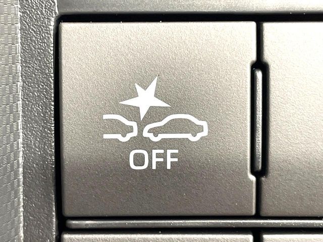 【スマートアシスト】走行中に前方の車両等を認識し、衝突しそうな時は警報とブレーキで衝突回避と被害軽減をアシスト。より安全にドライブをお楽しみいただけます。