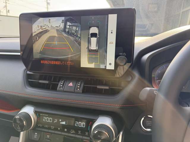 パノラミックビューモニター付きなので運転が不慣れな方でも安心です。