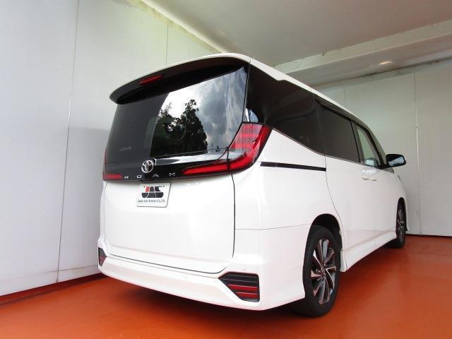 後ろ姿もとってもスタイリッシュ！