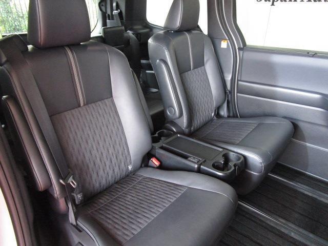 角度を変えて1カット！大型サイドテーブル付！