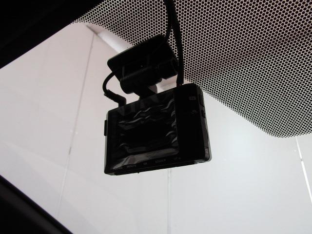 万一の場合も前後ドライブレコーダーが記録！