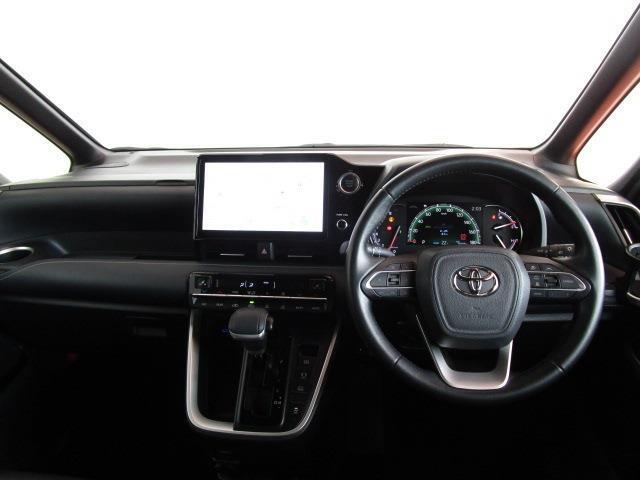 運転席はこんな感じです！