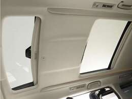 【ツインサンルーフ】サンルーフ装備車両！高級感もアップ、大人気オプション解放感溢れる快適なドライブをお楽しみください♪