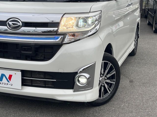 【LEDヘッドライト】悪天候や夜間走行時も良好な視界を確保し安心して運転できる高輝度LEDヘッドライトを装備！点灯速度が早く、消費電力も抑えられています。