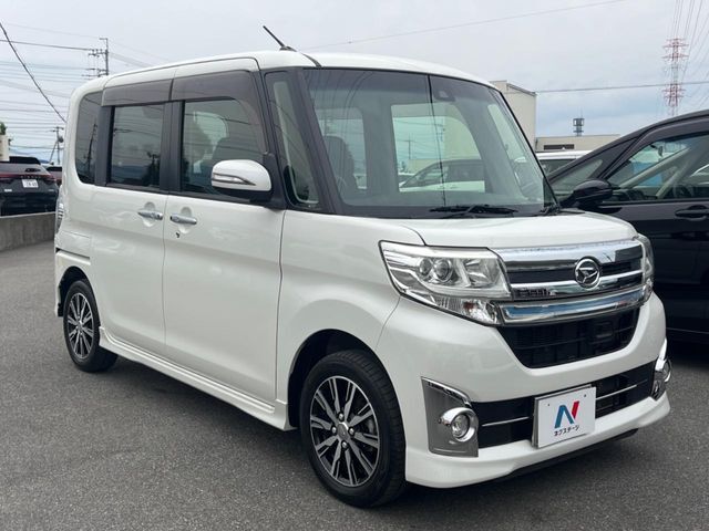 大好評のボディコーティング「弾スプラッシュコート」もご納車までに施工可能。通常のガラスコートと異なる、耐久年数6年の無機質ガラスコーティングが、ボディをキレイな状態に保ってくれます。