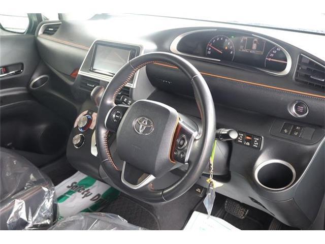 前席全体　目線も高く広い視界で安心して運転することができますね！