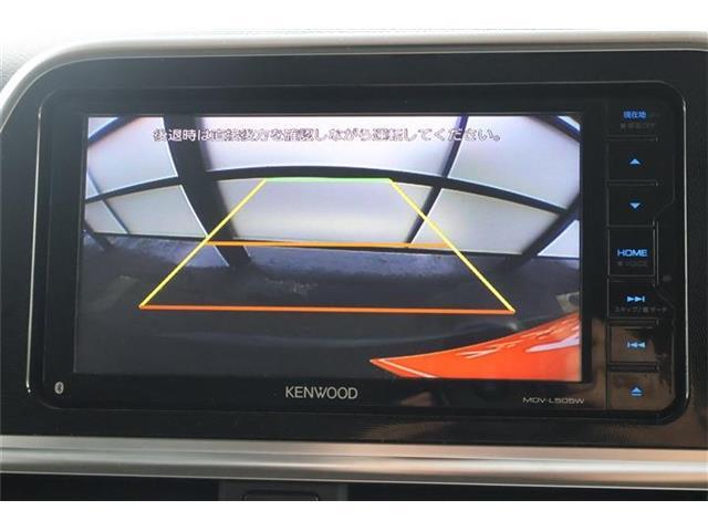 バックモニター付ですので、車庫入れも駐車もラクラクです。