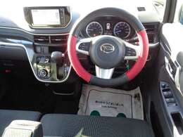 アクセル、ブレーキ両ペダルの同時踏みをしないよう考慮し、ペダル間の段差を見直し！ハイパー専用ギャラクシーマーブル調のインパネガーニッシュ＆ドアオーナメントパネルを採用！