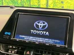 【純正9型ナビ】人気の純正ナビを装備。オーディオ機能も充実しており、Bluetooth接続すればお持ちのスマホやMP3プレイヤーの音楽を再生可能！毎日の運転がさらに楽しくなります！！