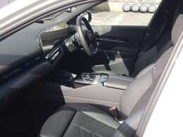 全国納車可能です。最寄りのBMW正規ディーラーにて、保証修理可能です。遠方のお客様もご安心ください