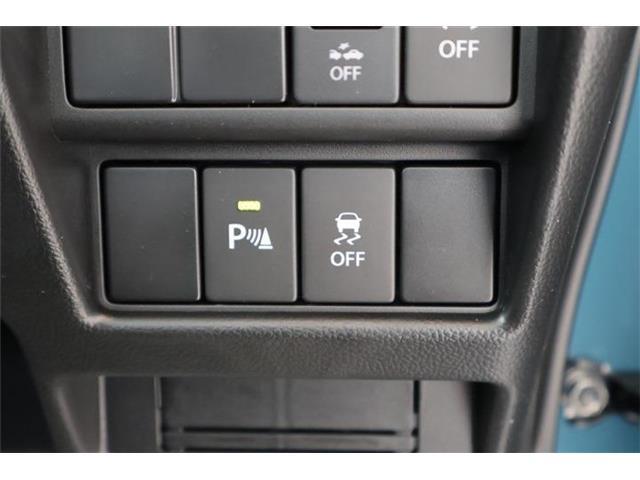 パーキングセンサー付きで駐車時も安心です！