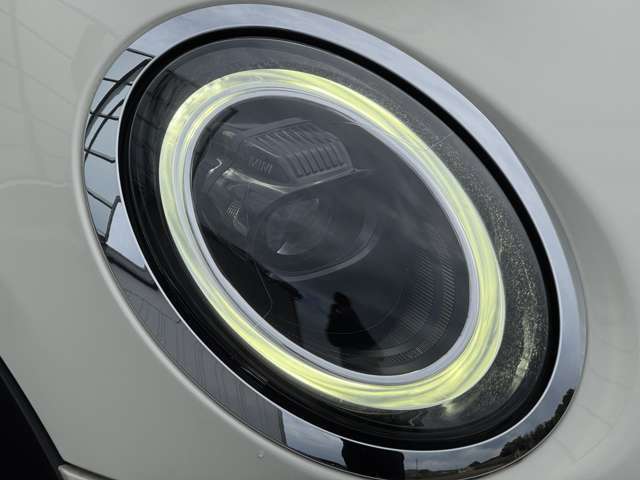 LEDヘッドライトはデザイン性だけではなく夜間の安全性に非常に効果を発揮します！