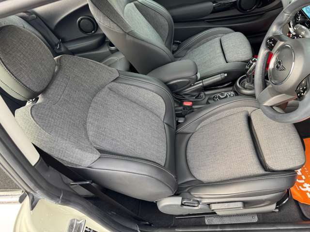 全国販売承っております。遠方陸送やWEB商談可能です！！WEBにて現車の外装内装隅々までご案内が可能となっており大変ご好評頂いております！