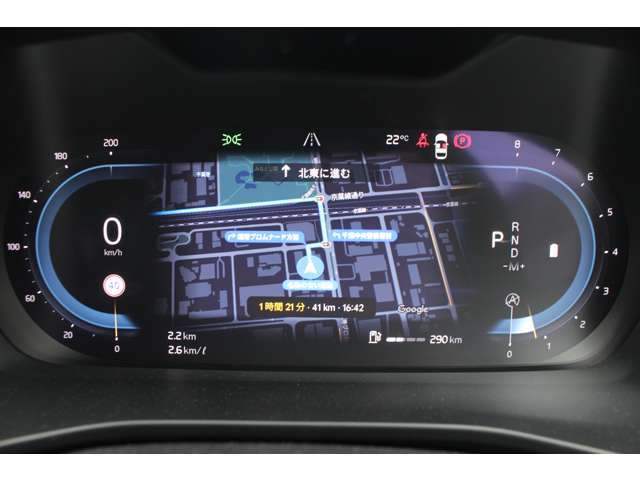 メーター中央にナビゲーションが表示されていており、運転中でも見やすい配置になっております。
