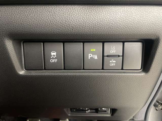 【運転席操作部】『運転席周辺の装備』の画像になります。快適なドライブを楽しむための機能が装備されています！運転席から触れるので使いやすいです！