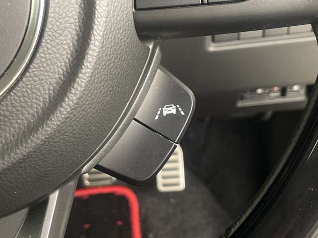 【運転席操作部】『運転席周辺の装備』の画像になります。快適なドライブを楽しむための機能が装備されています！運転席から触れるので使いやすいです！