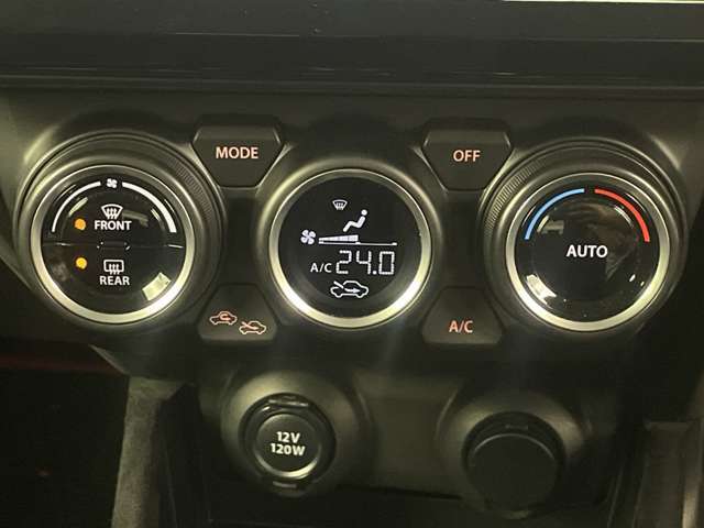 【運転席操作部】『運転席周辺の装備』の画像になります。快適なドライブを楽しむための機能が装備されています！運転席から触れるので使いやすいです！