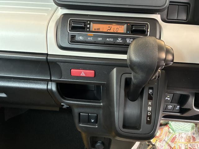 寒い日のドライブを快適にする運転席シートヒーターが付いてます