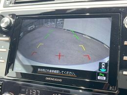 【バックカメラ】駐車時に後方がリアルタイム映像で確認できます。大型商業施設や立体駐車場での駐車時や、夜間のバック時に大活躍！運転スキルに関わらず、今や必須となった装備のひとつです！