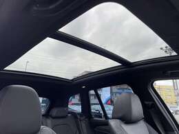 弊社下取 パノラマガラスサンルーフ ハーフレザーシート ヘッドアップディスプレイ 1オーナー 禁煙車両 前車追従機能 トップビューカメラ 全方位PDC ヒルディセントコントロール 純正フルセグTV アルミトリム