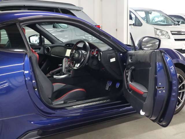 毎日新規物件入庫！3500台の高品質車をぜひとも、ご自身の目で直接ご覧になって、ご実感下さい、自身を持ってお勧めいたします。