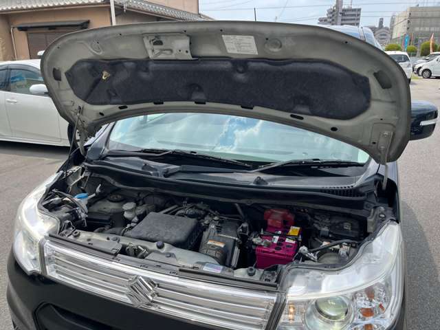 【エンジンルーム】エンジンルームも手を抜きません！しっかり整備してからのお渡しとなりますので安心してお乗りいただけます。