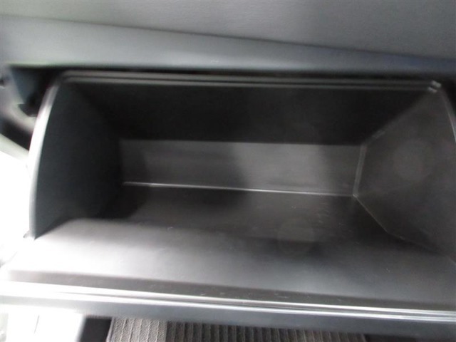 いろいろ入るグローブボックスです。