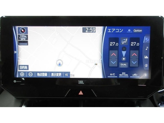 12.3インチディスプレイオーデイオ（AM/FMチューナー・フルセグTV・Biuetooth・USB入力）+ナビが付いています。