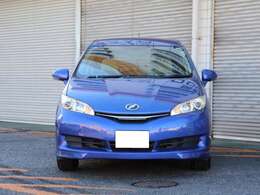 店舗にてお車を並べて展示しておりませんので、現車確認の際は、一度日程をご連絡頂いてからのご来店をお願い致します。