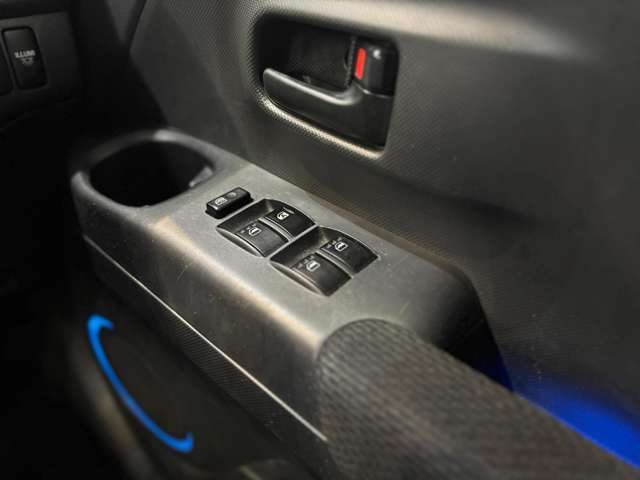 ユーザー買取　ビ　TV　キーレスエントリー　AT　衝突安全ボディ　ベンチシート　ABS　CD　USB　Bluetooth　エアコン　パワーステアリング　パワーウィンドウ