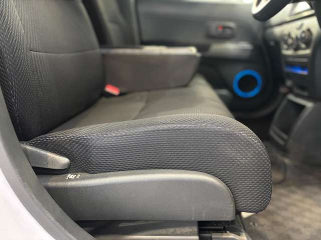 ユーザー買取　ビ　TV　キーレスエントリー　AT　衝突安全ボディ　ベンチシート　ABS　CD　USB　Bluetooth　エアコン　パワーステアリング　パワーウィンドウ