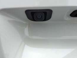 【純正アップグレードパック付】純正バックカメラ付きのお車です。当社指定のナビを取り付けると映るようになります。