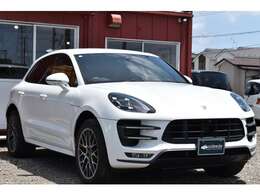 ポルシェ製エンジンを搭載した最終型マカンでございます♪　☆お住まいの地域にてナンバー取得後、店頭にてご納車をさせて頂くことも可能です！陸送費用の節約ができますね♪※一部適用外地域がございます☆