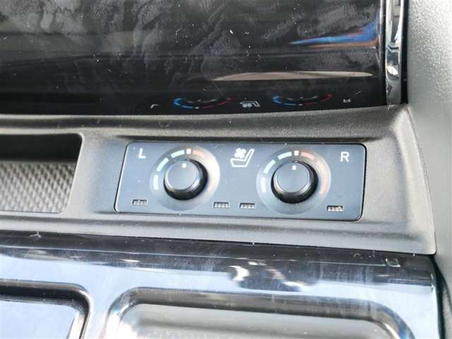 シートベンチレーター(シート内のファンで風通しを良くします)