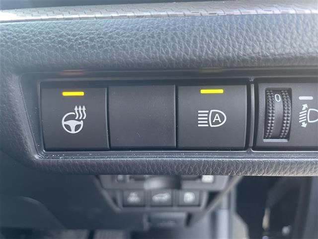 【ステアリングヒーター】冬場の寒い日に手がかじかんで運転が危険にさらされることもこれがあれば安心です。ハンドルがじわっと暖かくなります。