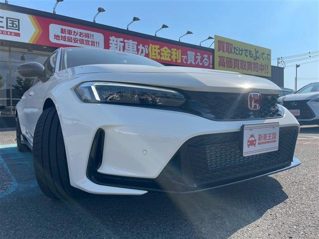 当店は新車、高年式特選中古車常時在庫50台以上！！アルファード、ヴェルファイア、VOXYなど国産オールメーカーお取り扱いございますので、在庫の有無の確認や気になる点があればお気軽にお問合せ下さい！！
