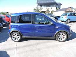 ちなみに試乗大歓迎ですが・・・車屋をレジャーランドの乗り物のように試乗しに来る方はご遠慮ください。乗って問題なければ購入という方のみ試乗歓迎です（笑）