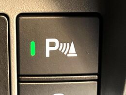 【コーナーセンサー】バンパーに付いたセンサーが障害物を検知！一定の距離に近づくとアラートで教えてくれます♪狭い駐車スペースや車庫入れ時も安心ですね☆