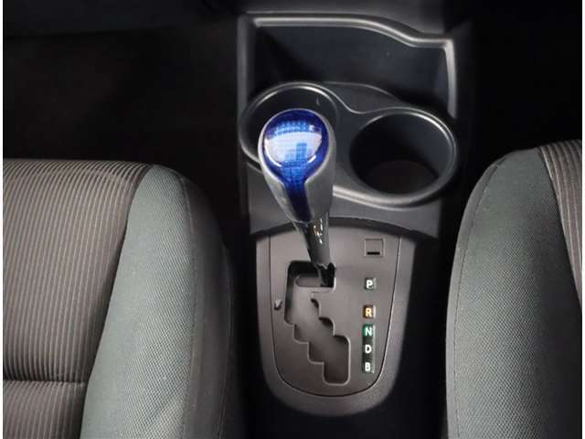 シフトチェンジする時のレバーが動かしやすく、握りやすいです＾＾