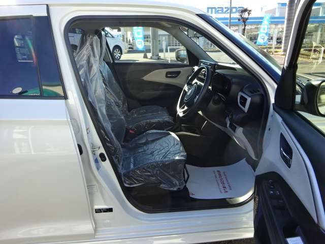 黒を基調としたおちつきのある内装です。