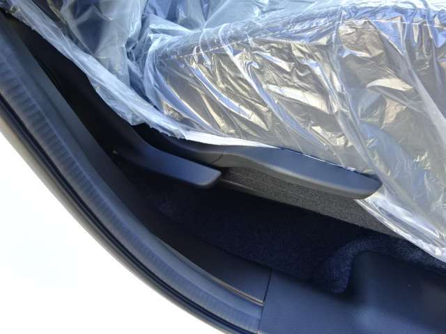 運転席はシートリフターが装備しているので高さの調整もできます。