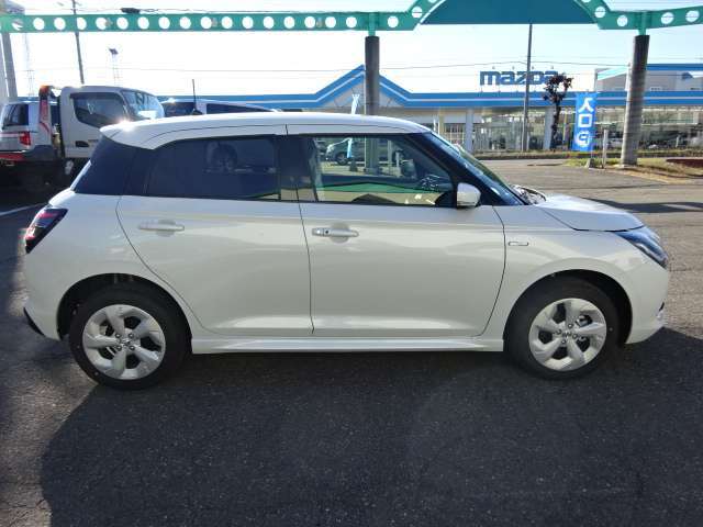 衝突被害軽減ブレーキや踏み間違い衝突防止アシストなど、うれしい安全機能が装備されています。